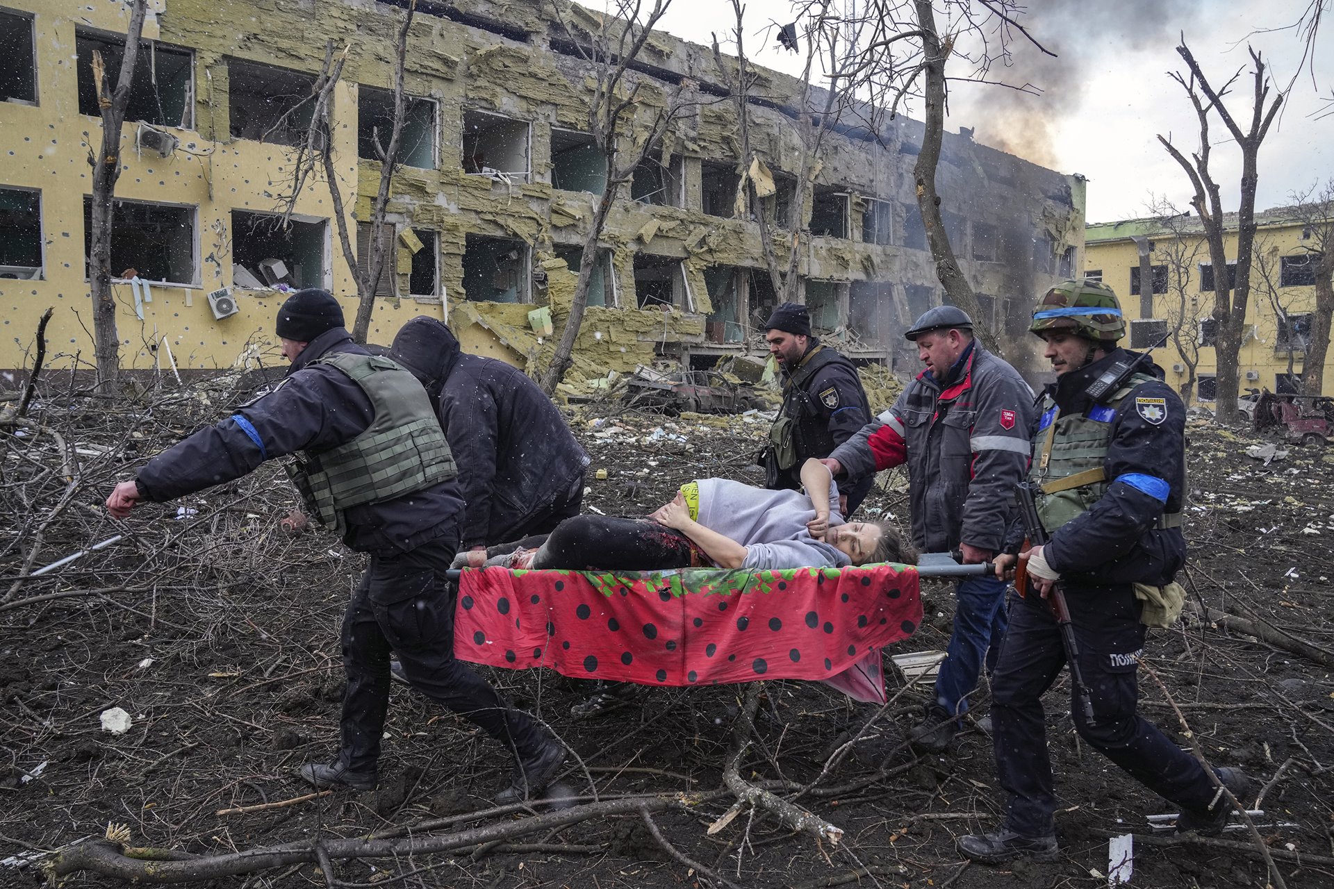 Авіаудар по пологовому будинку в Маріуполі