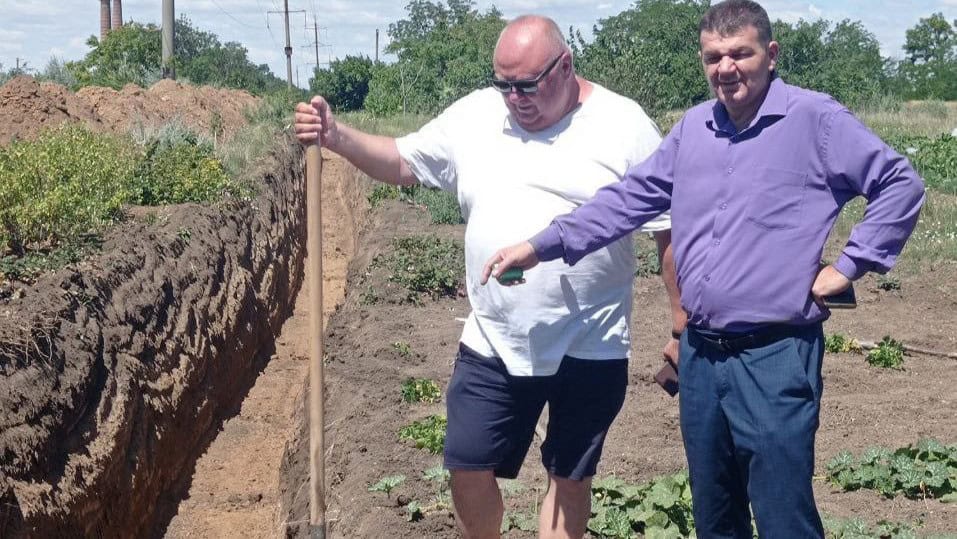 Натисни щоб дізнатись більше про: Окупанти планують будувати водопровід через городи мешканців Бердянська