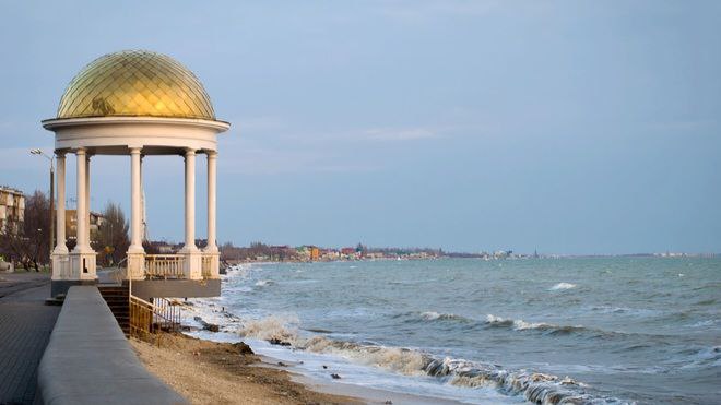 Натисни щоб дізнатись більше про: Окупанти націоналізували понад 1 000 туристичних об’єктів на узбережжі Азовського моря