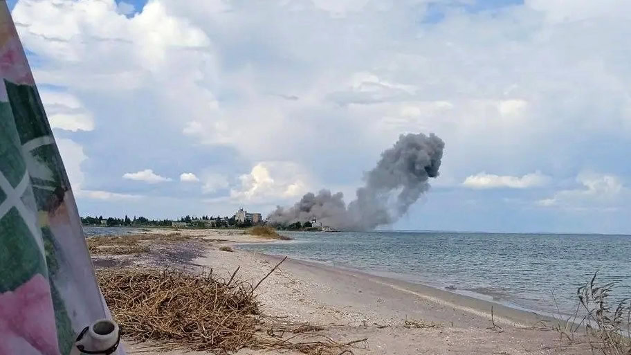 ракетний удар по готелю дюна бердянськ олег цоков фото