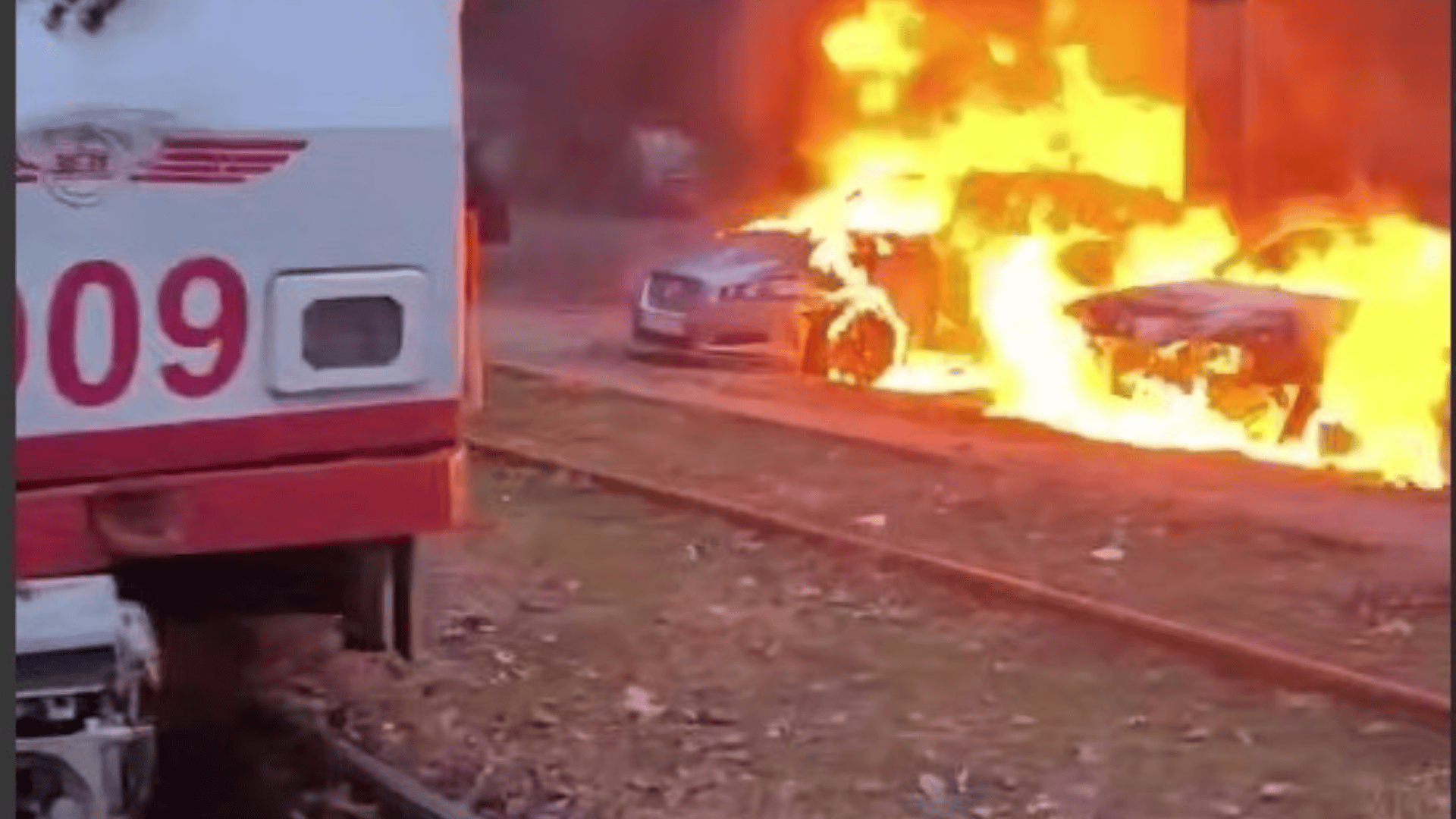 Натисни щоб дізнатись більше про: Росіяни нанесли удари по Запоріжжю: є загиблий та поранені