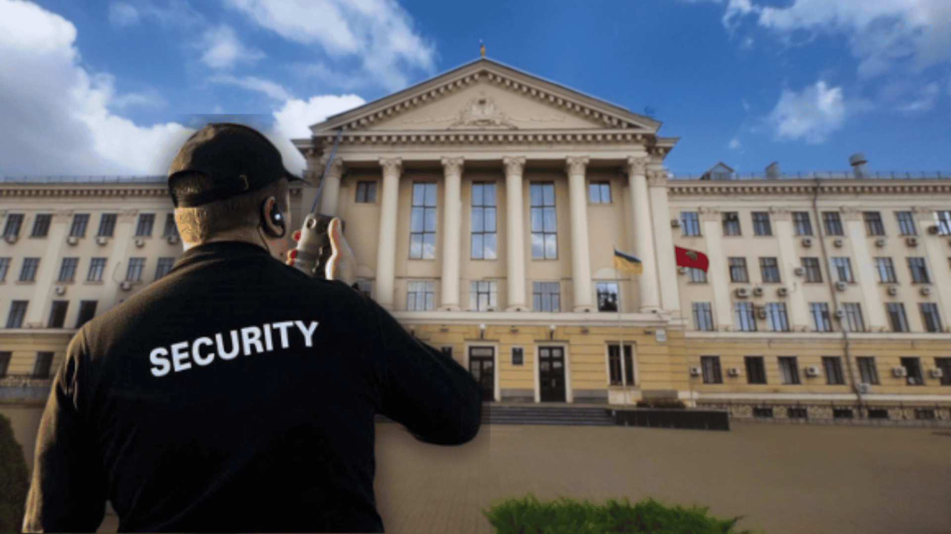 Натисни щоб дізнатись більше про: На охорону мерії Запоріжжя витратять 4,3 млн гривень