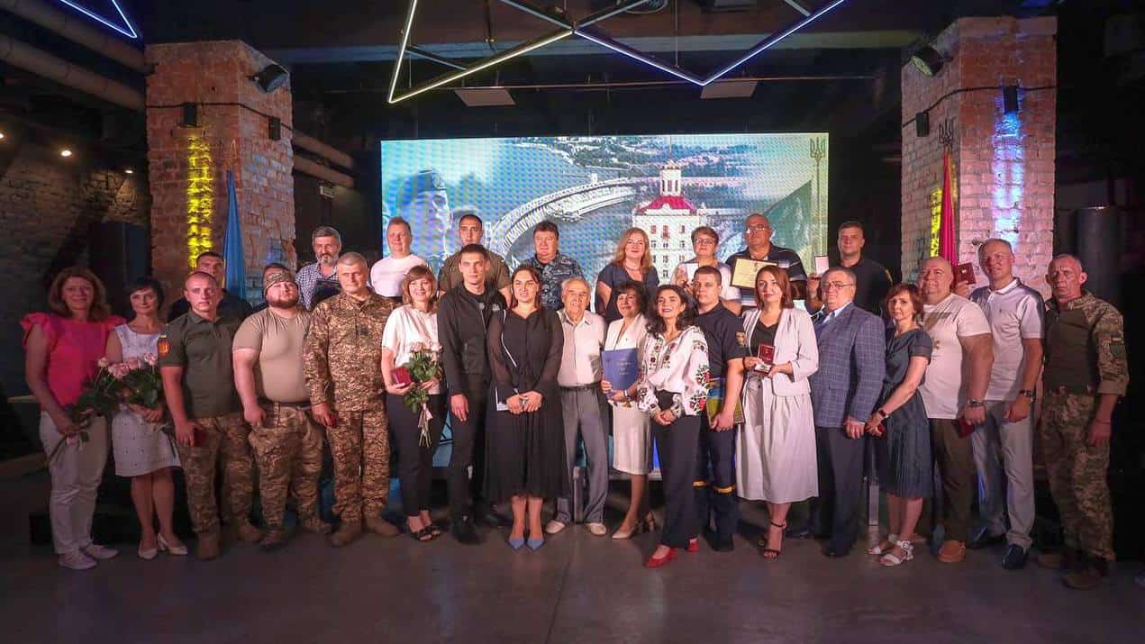 Натисни щоб дізнатись більше про: У 2024 році мерія Запоріжжя вручила 229 «Орденів Пошани»: хто отримав почесні відзнаки