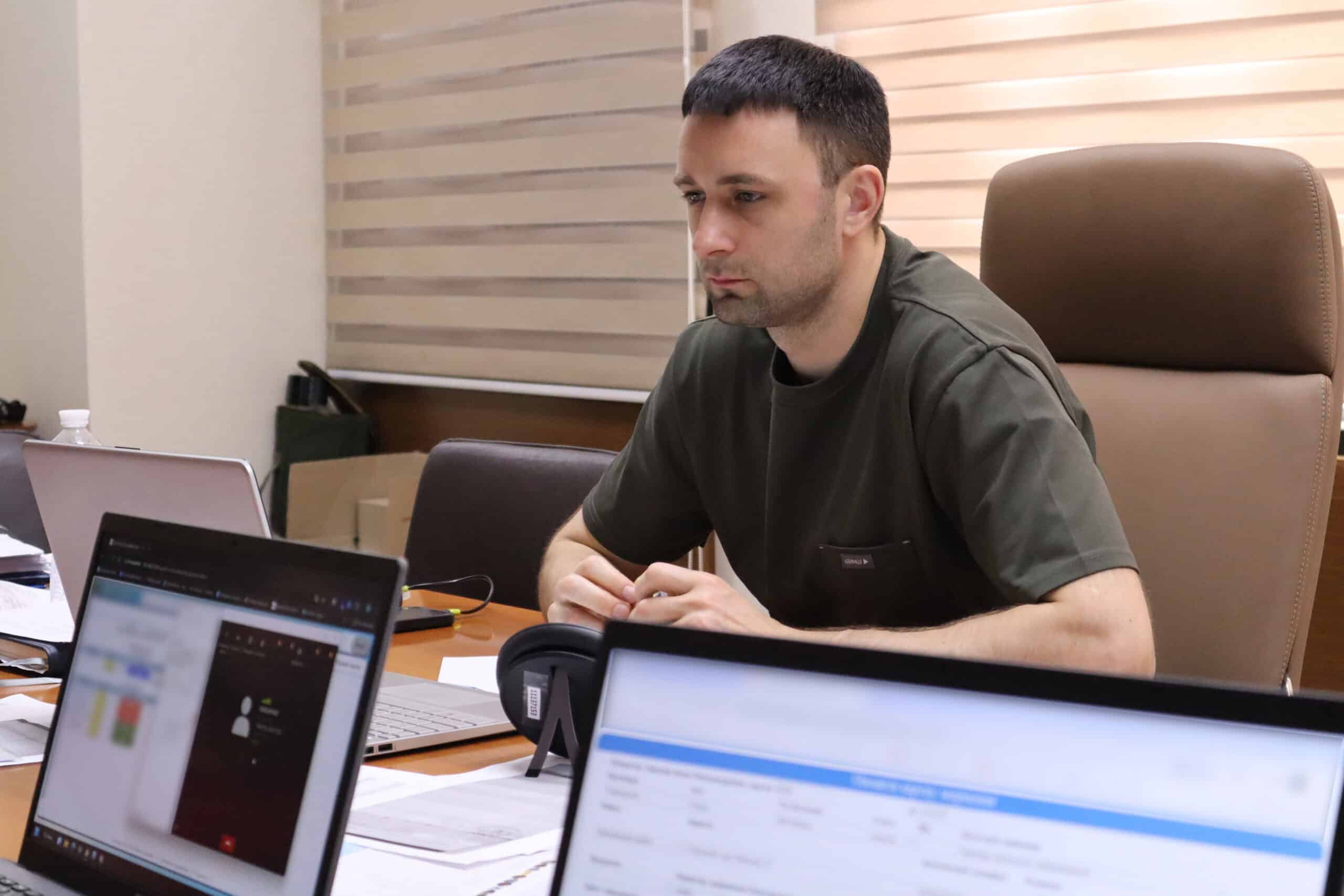 Натисни щоб дізнатись більше про: Заступник Івана Федорова Олександр Щербаков продав авто у 11,5 разів дорожче, ніж придбав