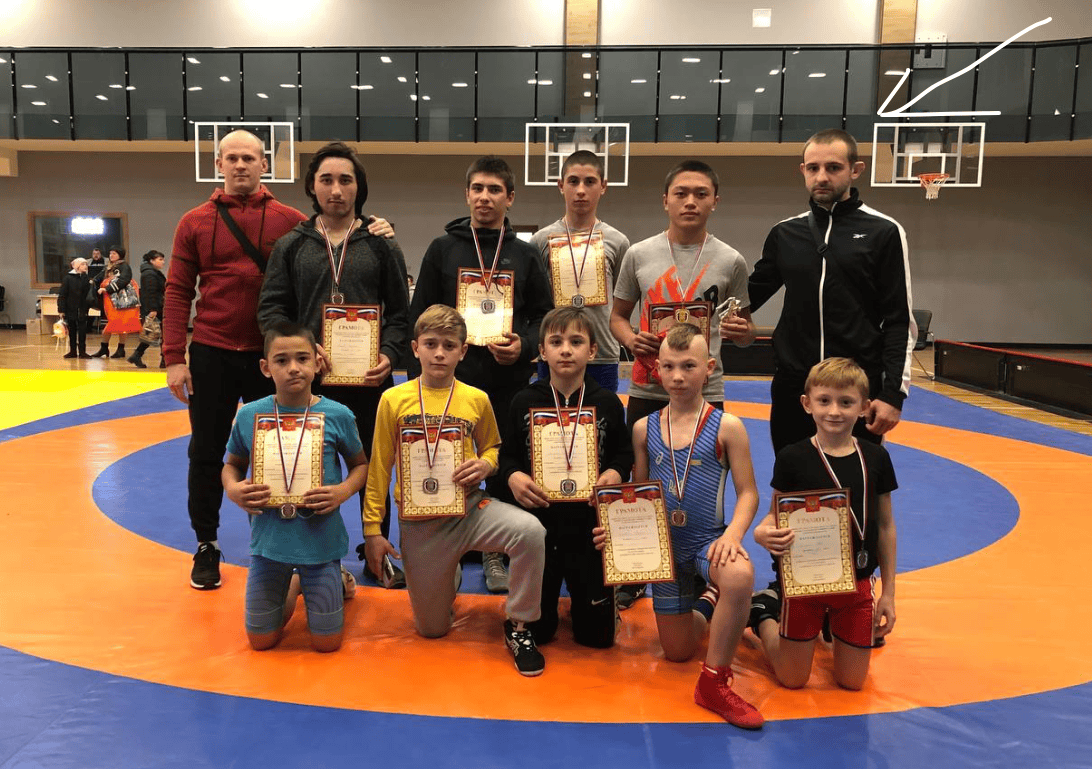 атамасов владислав тренер боротьба колаборант фото