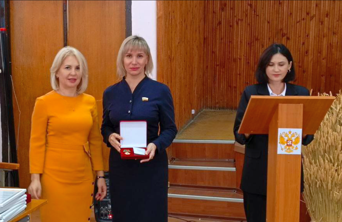 степанюк катерина депутат заксобранія колаборантка