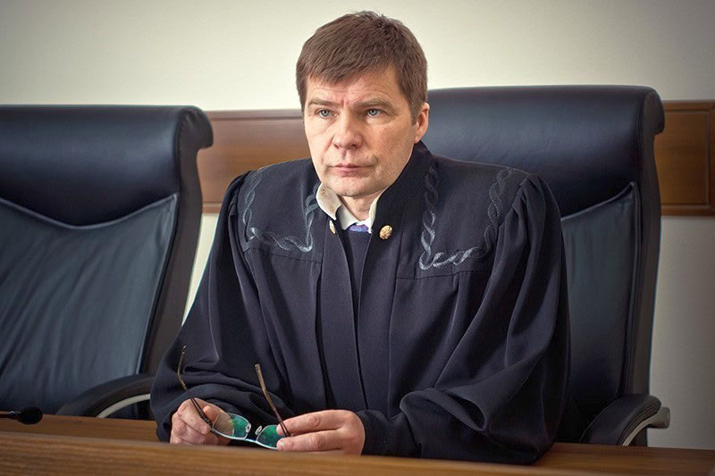 устюжанінов владімір судді окупант