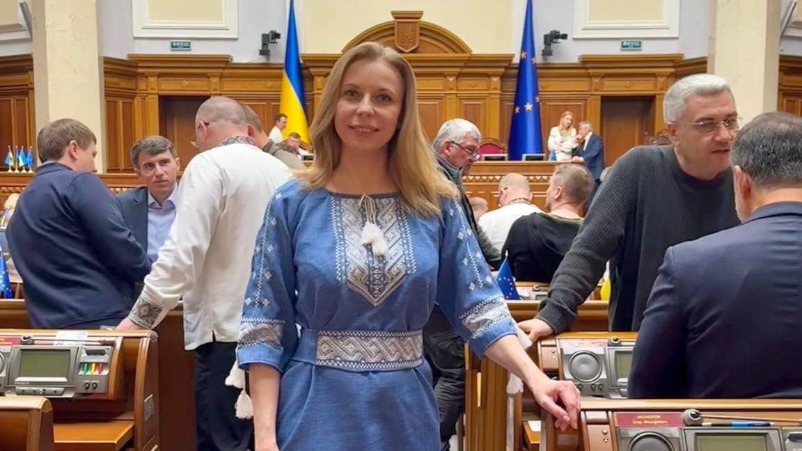 Натисни щоб дізнатись більше про: Квартира в Ужгороді та два паркомісця: депутатка з Василівки Юлія Яцик придбала нову нерухомість