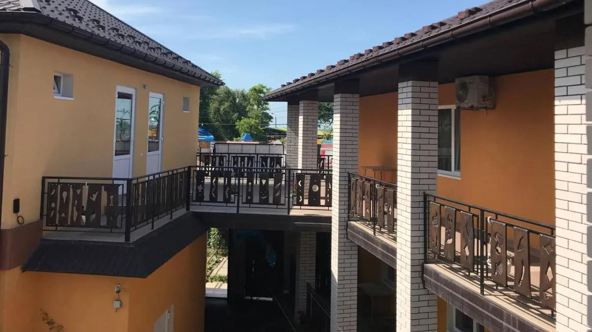 Гостьовий будинок, м. Бердянськ, вулиця Лієпайська 95